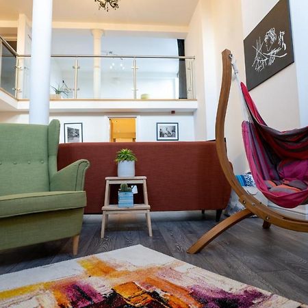 Stunning Mezzanine Apartment Near City Centre Кардифф Экстерьер фото
