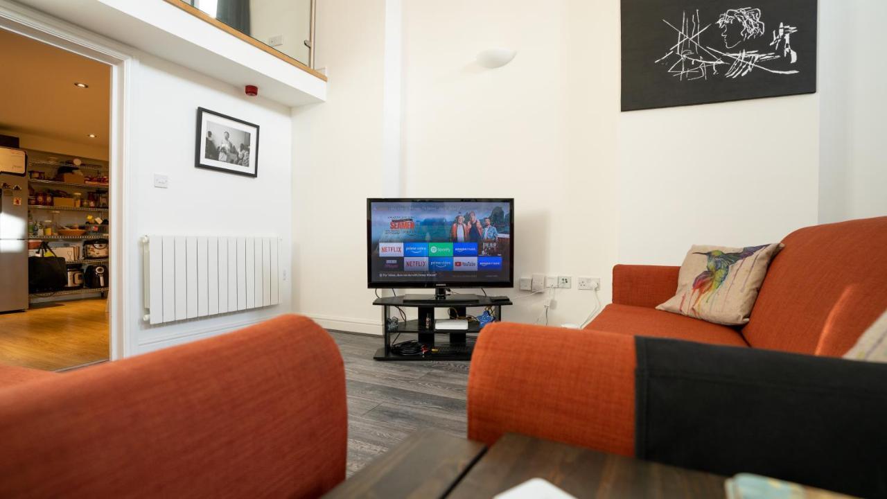 Stunning Mezzanine Apartment Near City Centre Кардифф Экстерьер фото