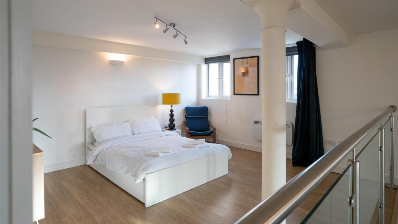 Stunning Mezzanine Apartment Near City Centre Кардифф Экстерьер фото