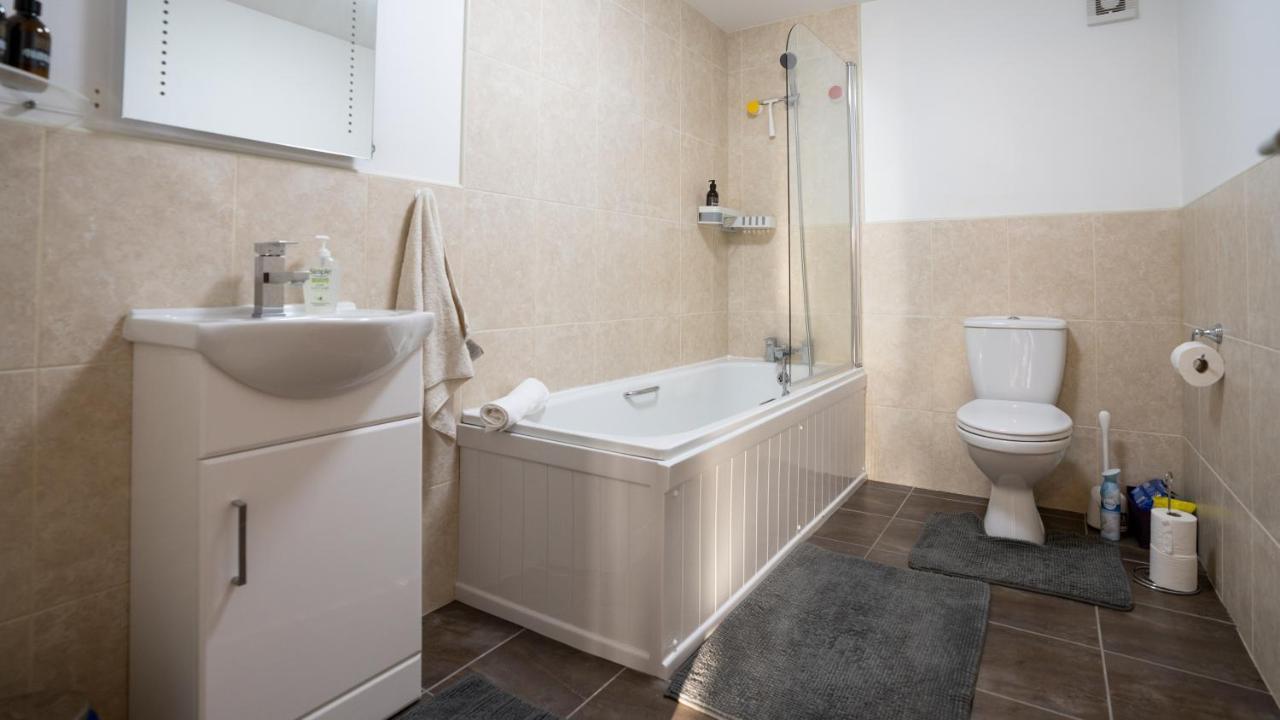 Stunning Mezzanine Apartment Near City Centre Кардифф Экстерьер фото